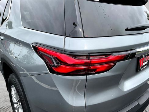 Used 2023 Chevrolet Traverse LT FWD image 23