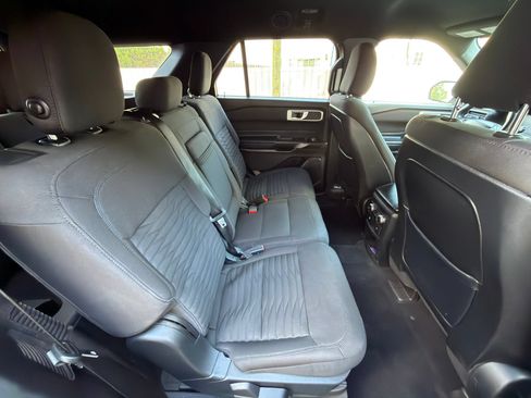Used 2020 Ford Explorer XLT w/ Comfort Package AWD/4WD image 23