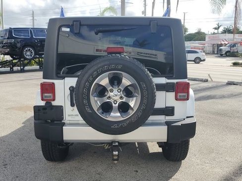 Used 2016 Jeep Wrangler Unlimited Sahara w/ Connectivity Group AWD/4WD image 6