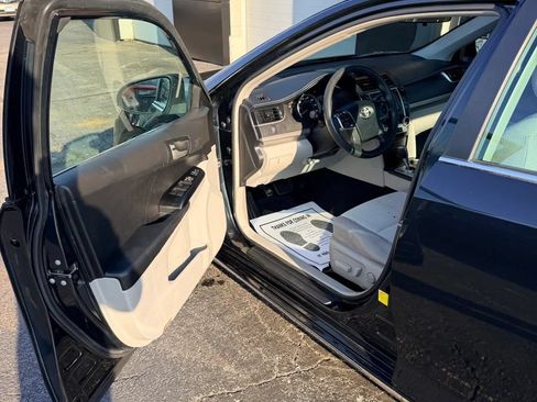 Used 2012 Toyota Camry LE FWD image 7