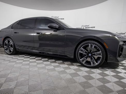 Used 2023 BMW 760i xDrive AWD/4WD image 2