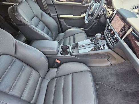 Certified 2026 Porsche Macan AWD/4WD image 15