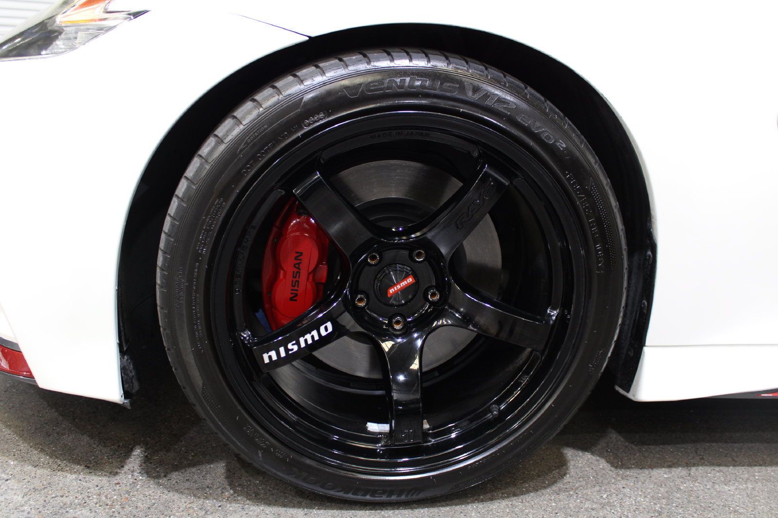 Used 2019 Nissan 370Z NISMO RWD image 9