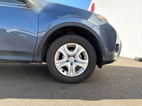 Used 2014 Toyota RAV4 LE FWD image 3