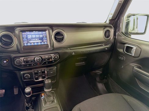 Used 2022 Jeep Wrangler Unlimited Sport AWD/4WD image 23