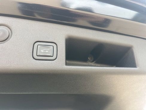 Used 2022 Chevrolet Equinox RS w/ LPO, Floor Liner Package image 47