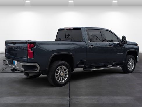Used 2025 Chevrolet Silverado 2500 LTZ w/ LTZ Premium Package image 7