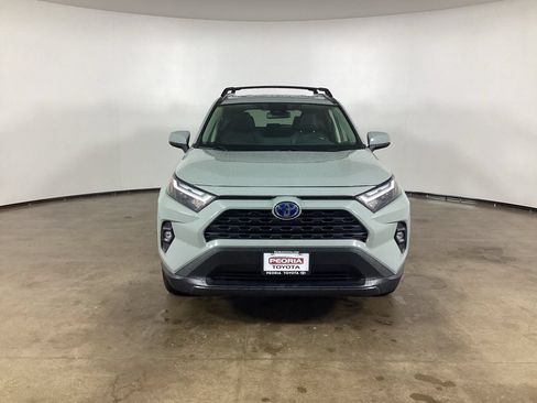 Used 2022 Toyota RAV4 XLE Premium AWD/4WD image 2