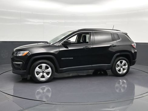 Used 2021 Jeep Compass Latitude FWD image 7