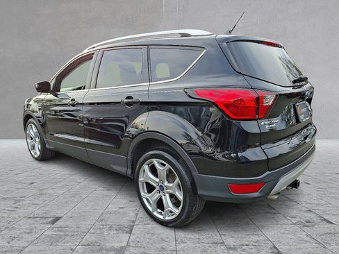 Used 2019 Ford Escape Titanium image 7