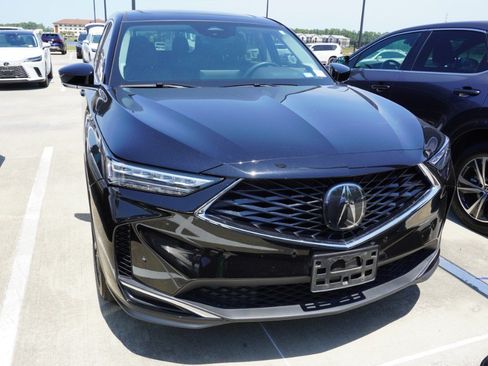 Used 2025 Acura MDX SH-AWD w/ Technology Package image 2