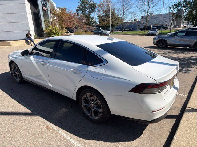 Used 2023 Honda Accord EX-L image 4