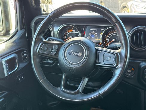 Used 2022 Jeep Gladiator Sport image 23
