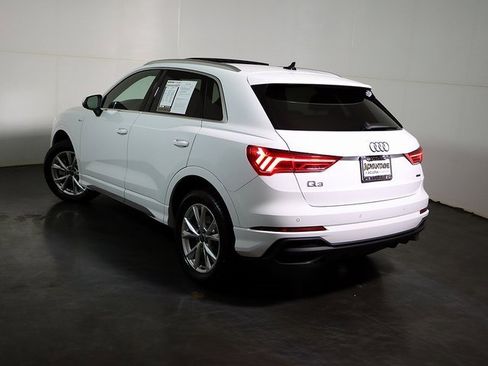 Used 2025 Audi Q3 2.0T Premium image 2