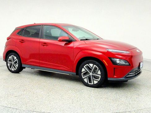 Used 2022 Hyundai Kona SEL w/ Convenience Package image 3
