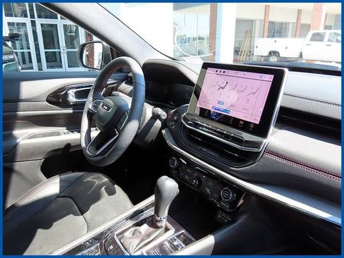 Used 2023 Jeep Compass Trailhawk w/ Trailhawk Elite Group AWD/4WD image 8