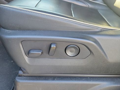 Used 2021 GMC Yukon XL SLT w/ SLT Luxury Plus Package image 24