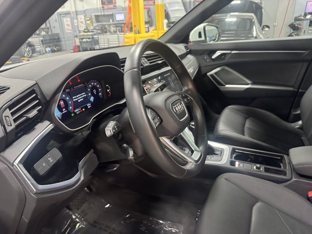 Certified 2024 Audi Q3 2.0T Premium w/ Convenience Package AWD/4WD image 26