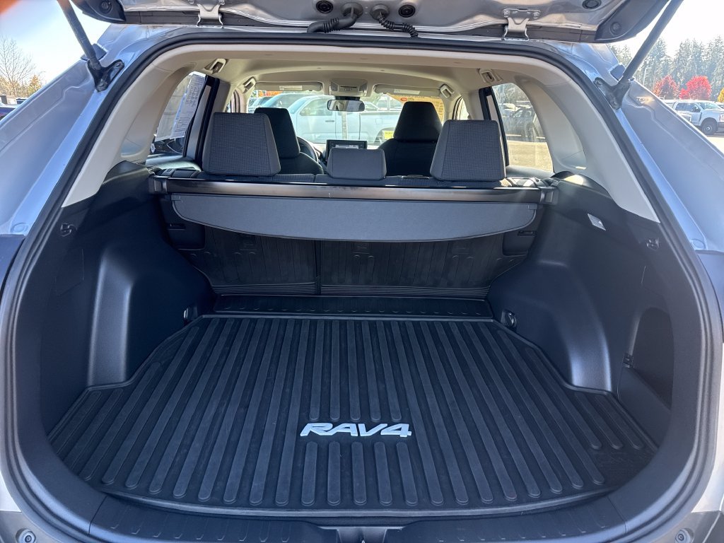 Used 2019 Toyota RAV4 LE w/ All Weather Liner Package AWD/4WD image 31