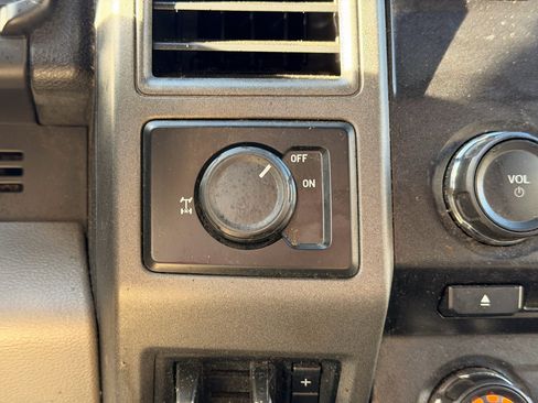 Used 2017 Ford F250 XL w/ Power Equipment Group image 19