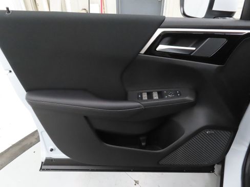 New 2026 Mitsubishi Outlander ES FWD image 7