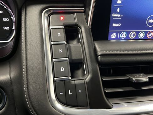 Used 2021 Chevrolet Tahoe LT w/ LT Signature Package AWD/4WD image 19