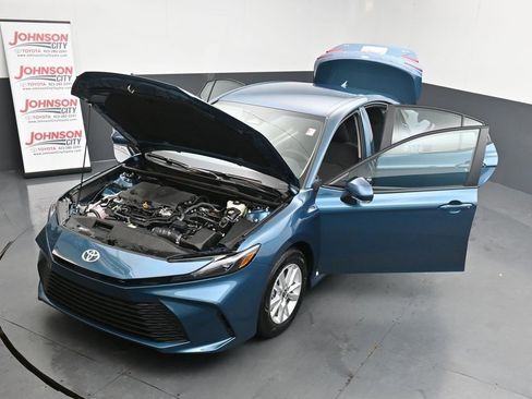 Used 2026 Toyota Camry LE image 43