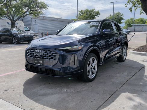 Certified 2025 Audi Q5 Premium w/ Convenience Package AWD/4WD image 5