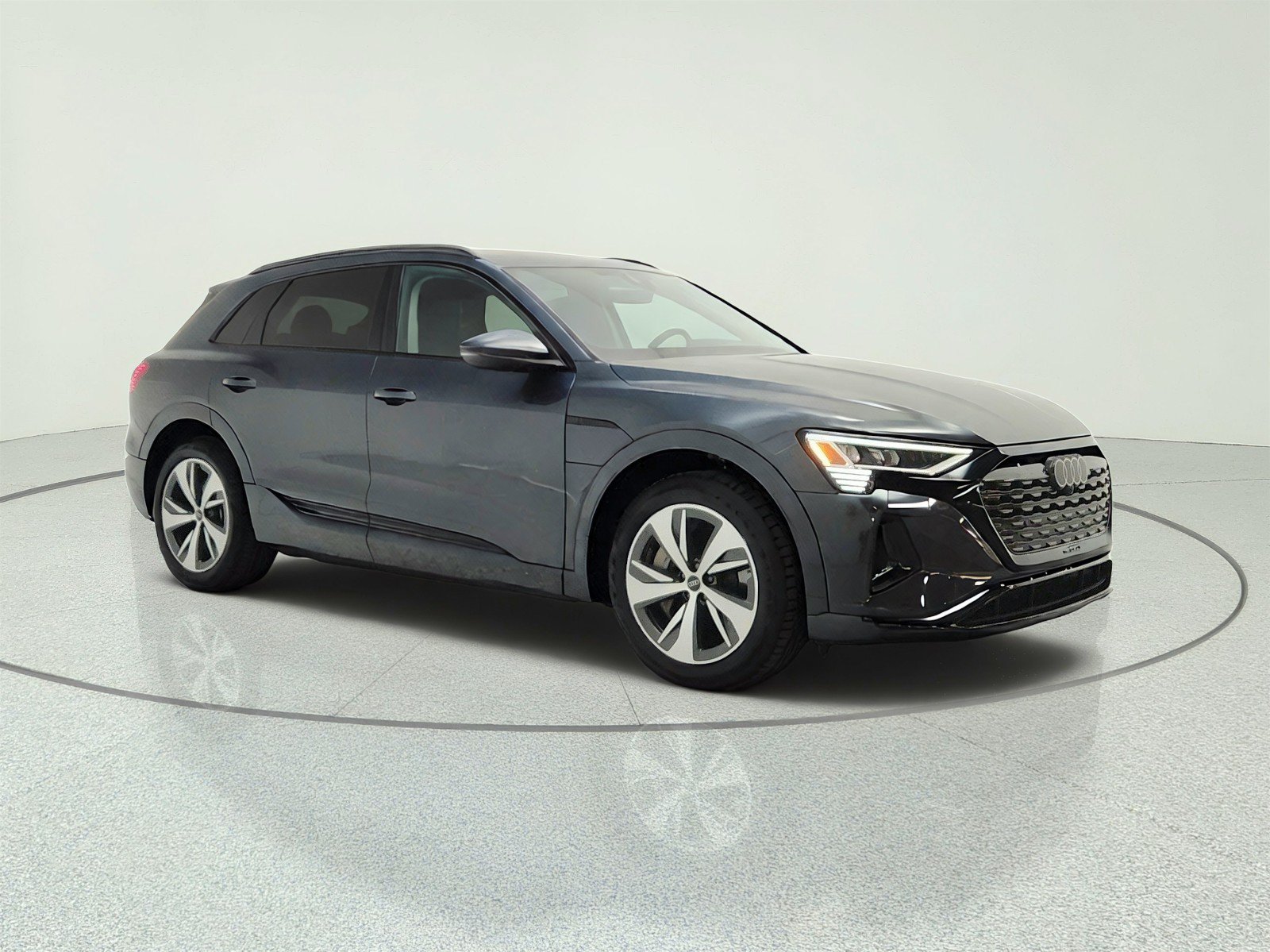 Used 2024 Audi Q8 e-tron Premium AWD/4WD image 3