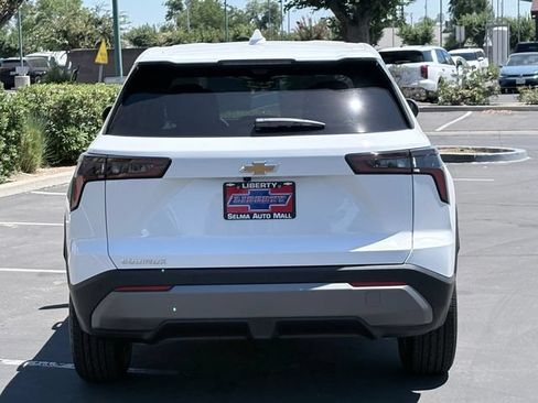 New 2026 Chevrolet Equinox LT w/ Safety and Technology Package FWD image 5