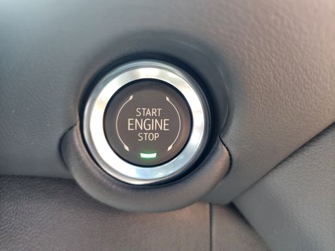 New 2026 Chevrolet Suburban RST image 33