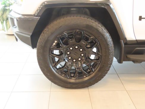 Used 2026 GMC Hummer EV SUV w/ LPO, Dark Essentials Package AWD/4WD image 6