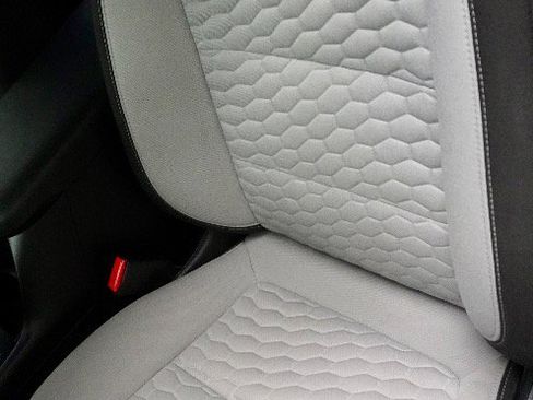 Used 2021 Chevrolet Equinox LT w/ LPO, Floor Liner Package image 4