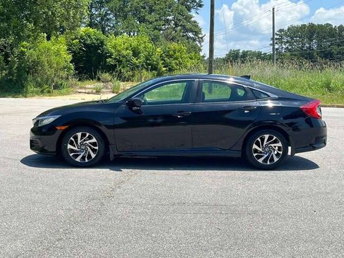 Used 2018 Honda Civic EX image 3