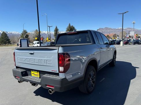 Used 2025 Honda Ridgeline Sport image 4