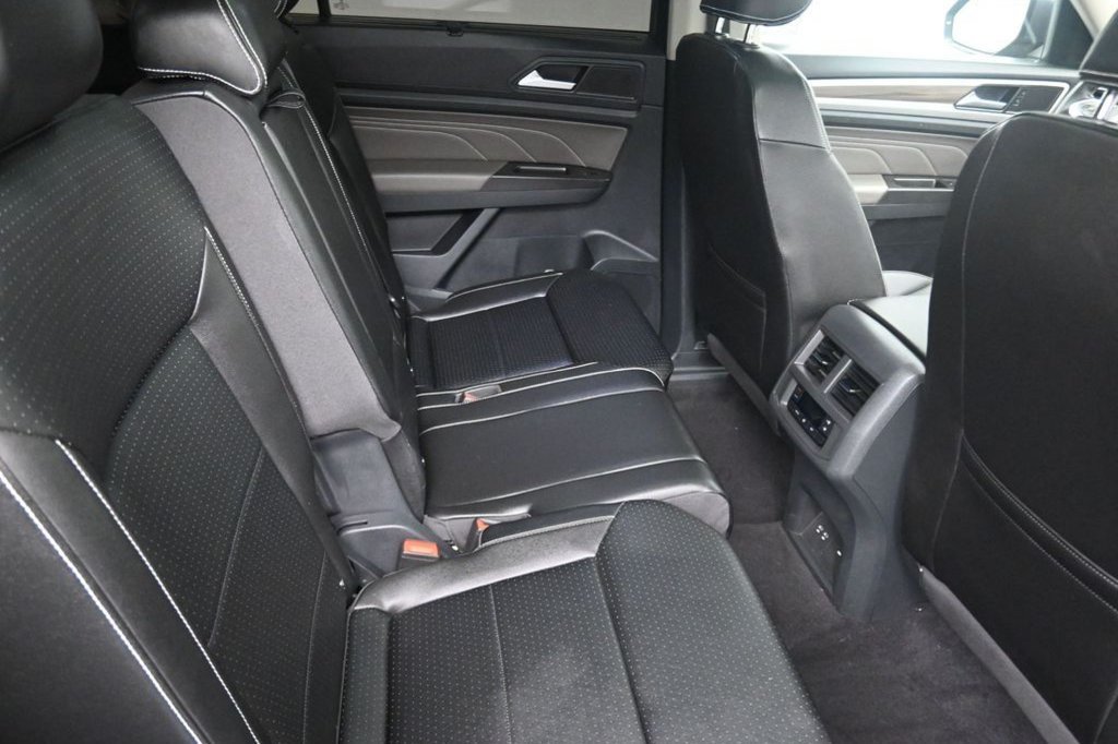 Used 2023 Volkswagen Atlas SEL AWD/4WD image 34