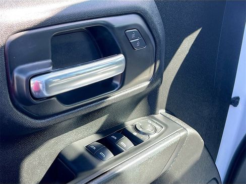 Used 2024 GMC Sierra 2500 Pro w/ Convenience Package image 17