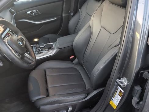 Used 2019 BMW 330i Sedan w/ M Sport Package image 9