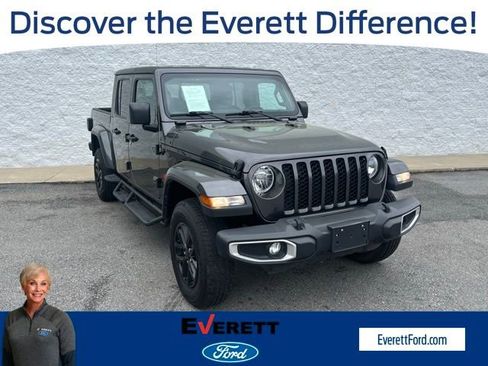 Used 2023 Jeep Gladiator Sport image 1