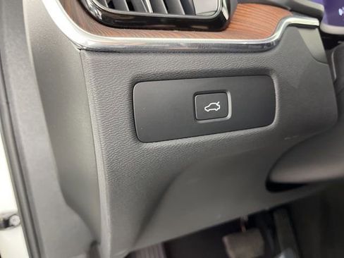 Used 2023 Volvo XC60 B5 Ultimate w/ Climate Package image 30