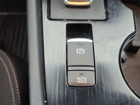 Certified 2025 Nissan Rogue SV image 21