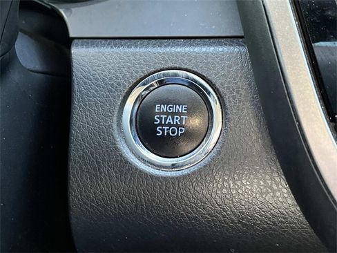 Used 2021 Toyota Camry XLE image 33