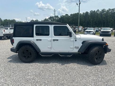 Used 2018 Jeep Wrangler Unlimited Sport S AWD/4WD image 3