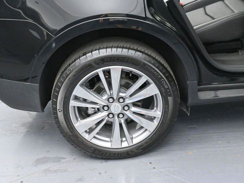 Used 2025 Cadillac XT5 Premium Luxury AWD/4WD image 38
