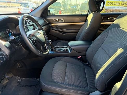 Used 2019 Ford Explorer XLT AWD/4WD image 14
