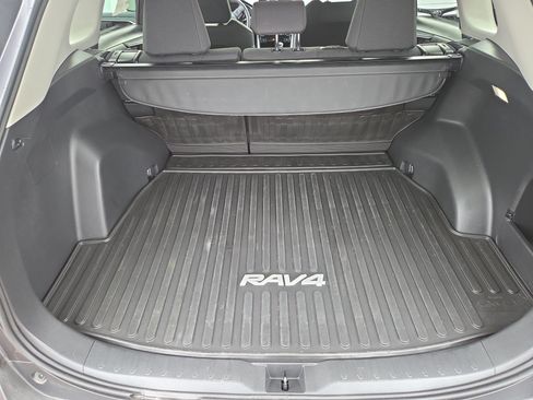 Certified 2023 Toyota RAV4 LE AWD/4WD image 29