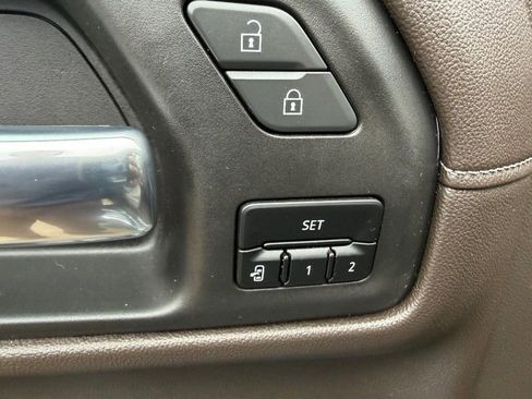 Used 2020 GMC Sierra 1500 SLT image 16