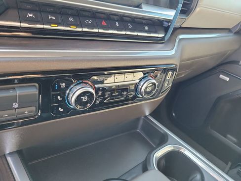 Used 2024 GMC Sierra 1500 SLT w/ SLT Premium Plus Package image 23