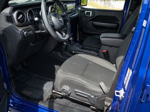 Used 2019 Jeep Wrangler Unlimited Sport S AWD/4WD image 17