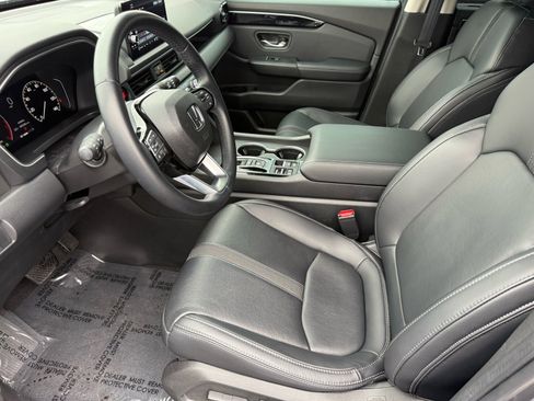Used 2023 Honda Pilot Touring image 14